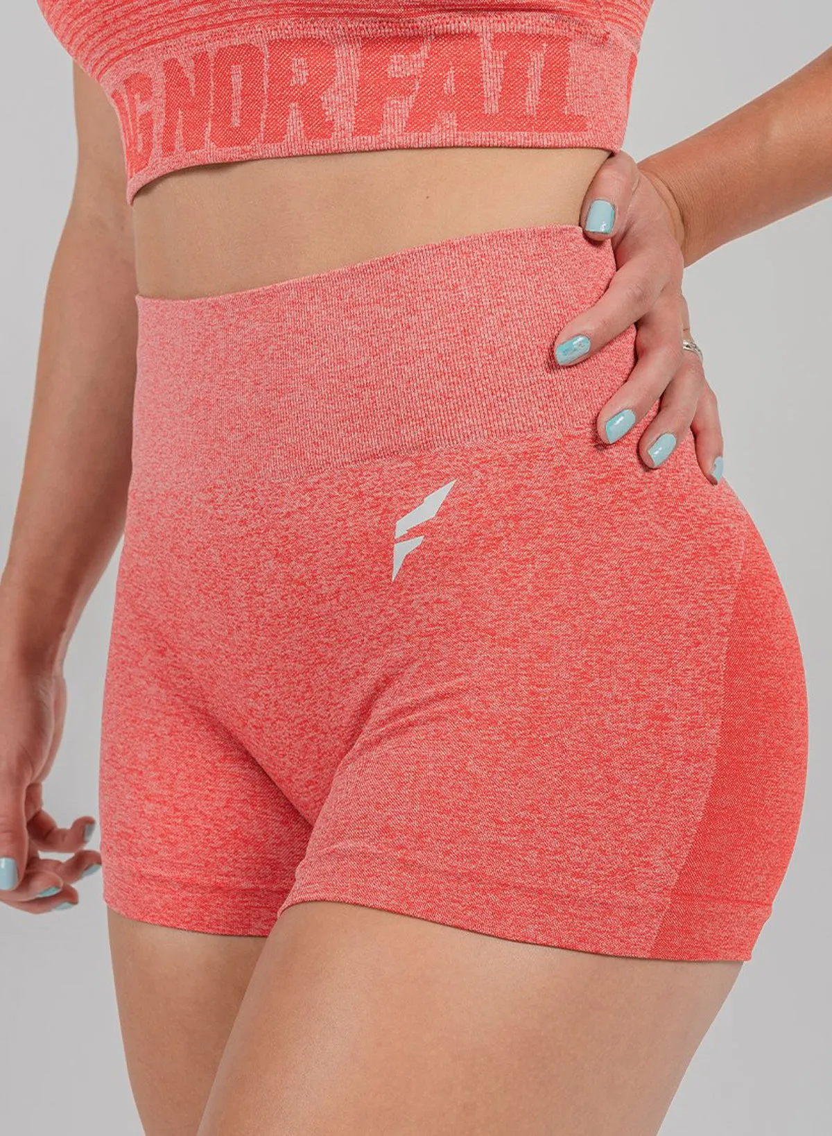 SEAMLESS COMPRESSION SHORTS - RED